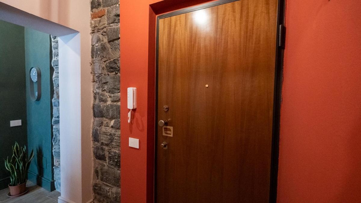 Apartamento Del 1400 Nel Cuore Del Centro Storico A 2 Min Dal Porto E Con 2 Bici Gratuite Como
