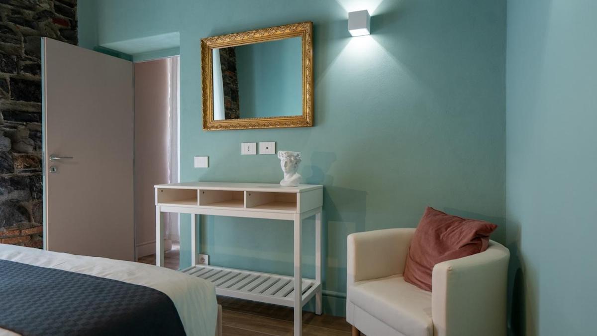 Apartamento Del 1400 Nel Cuore Del Centro Storico A 2 Min Dal Porto E Con 2 Bici Gratuite Como
