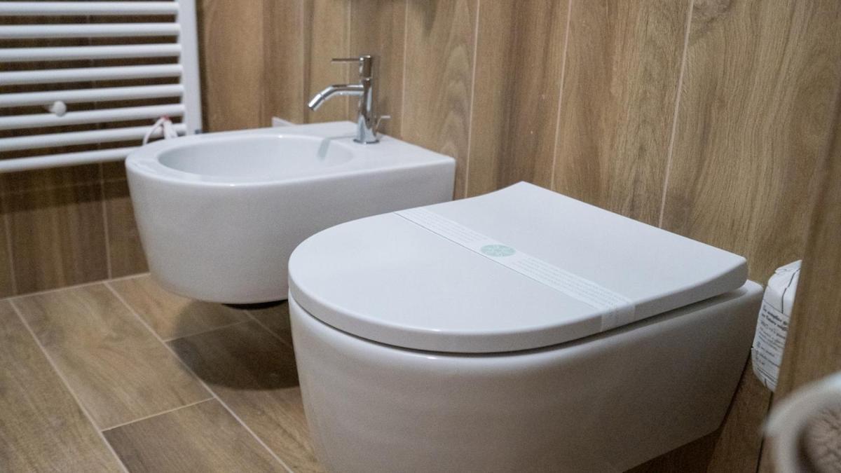 Appartement Del 1400 Nel Cuore Del Centro Storico A 2 Min Dal Porto E Con 2 Bici Gratuite Como